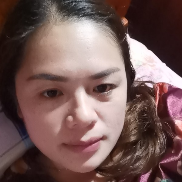 背后回眸西牛的照片
