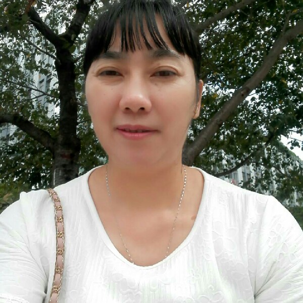 含糊蹁跹枫叶的照片