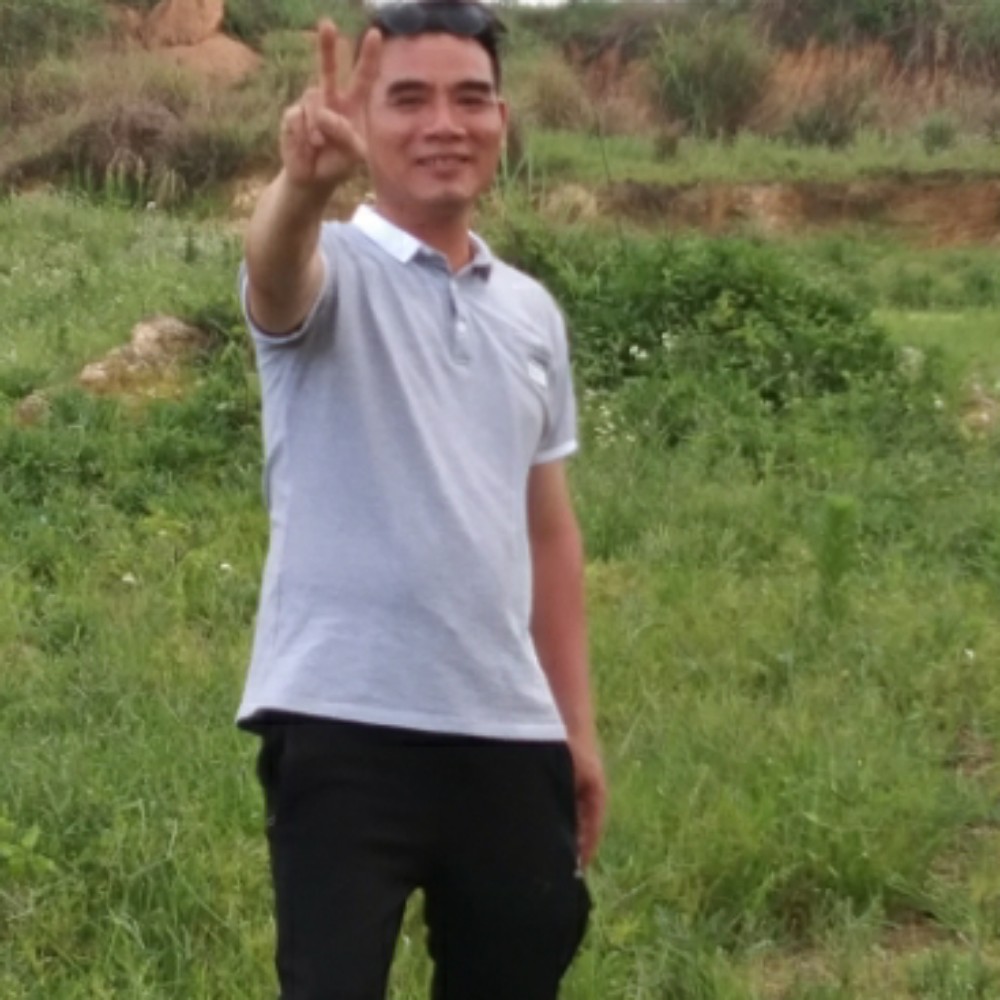 火龙果闻独特的照片