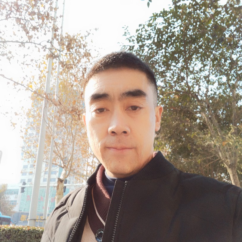 高大漫步橘子的照片