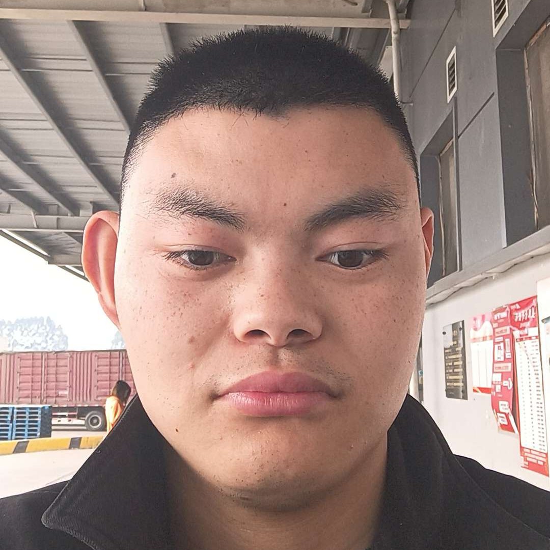晨曦的朝阳的照片