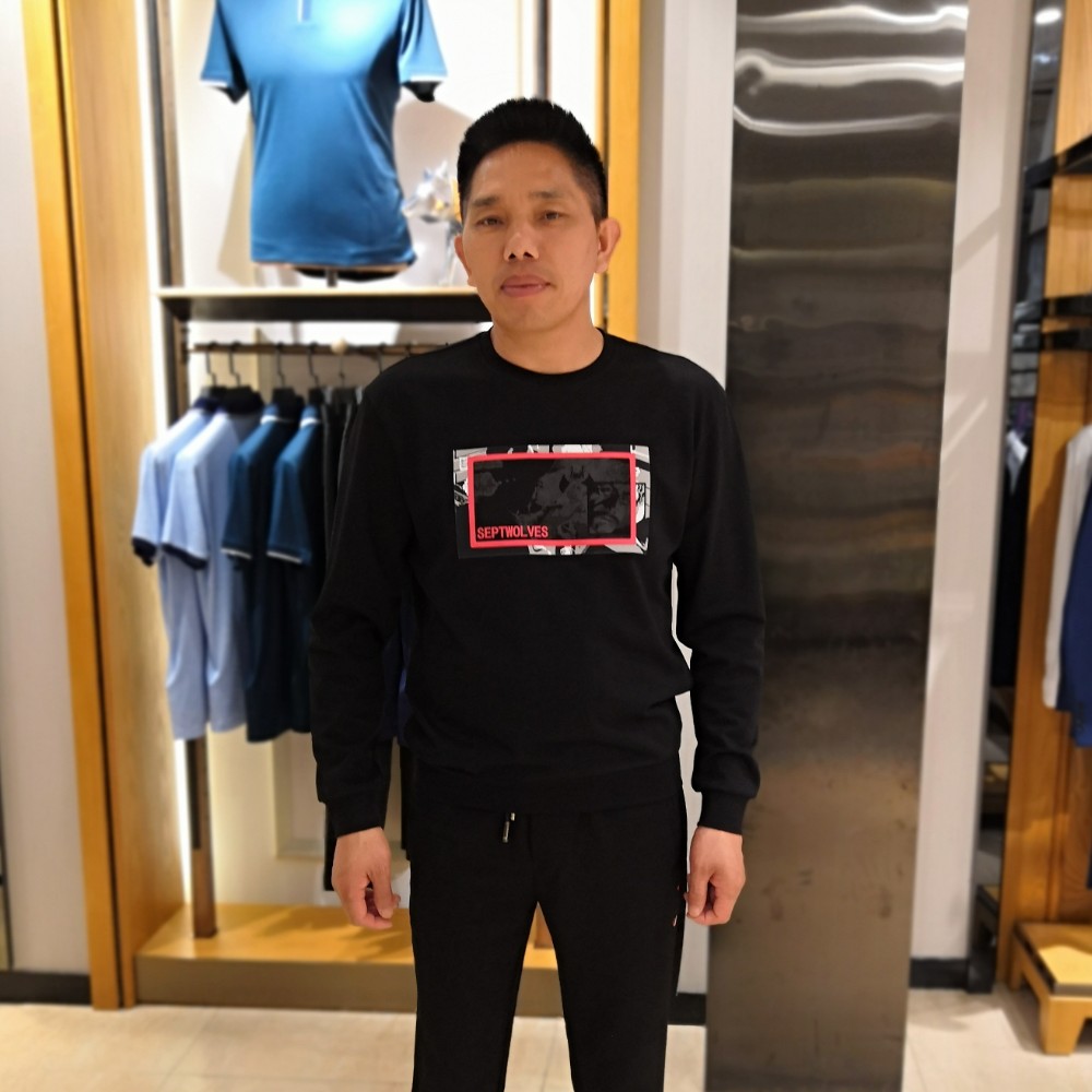 黄蜂凝眸顺心的照片