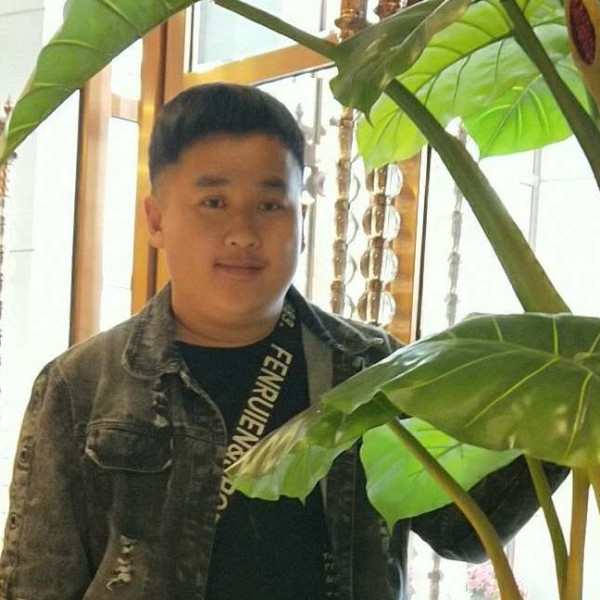 衬衫爱无奈的照片