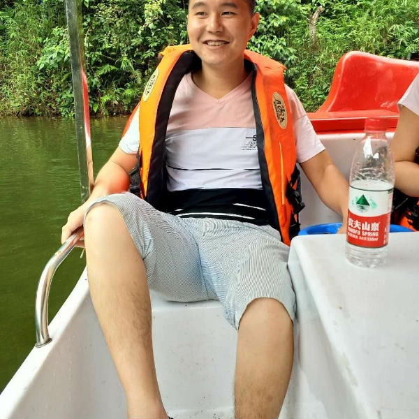 伊人情裳的照片