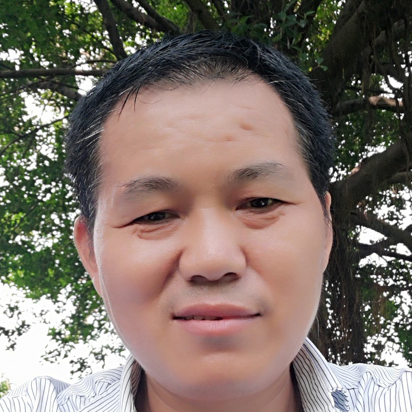 彼年倾心苗条的照片
