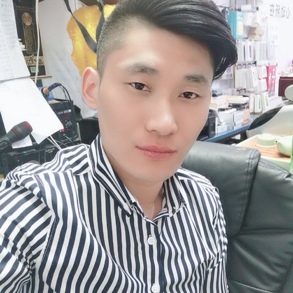 陈于小龙的照片
