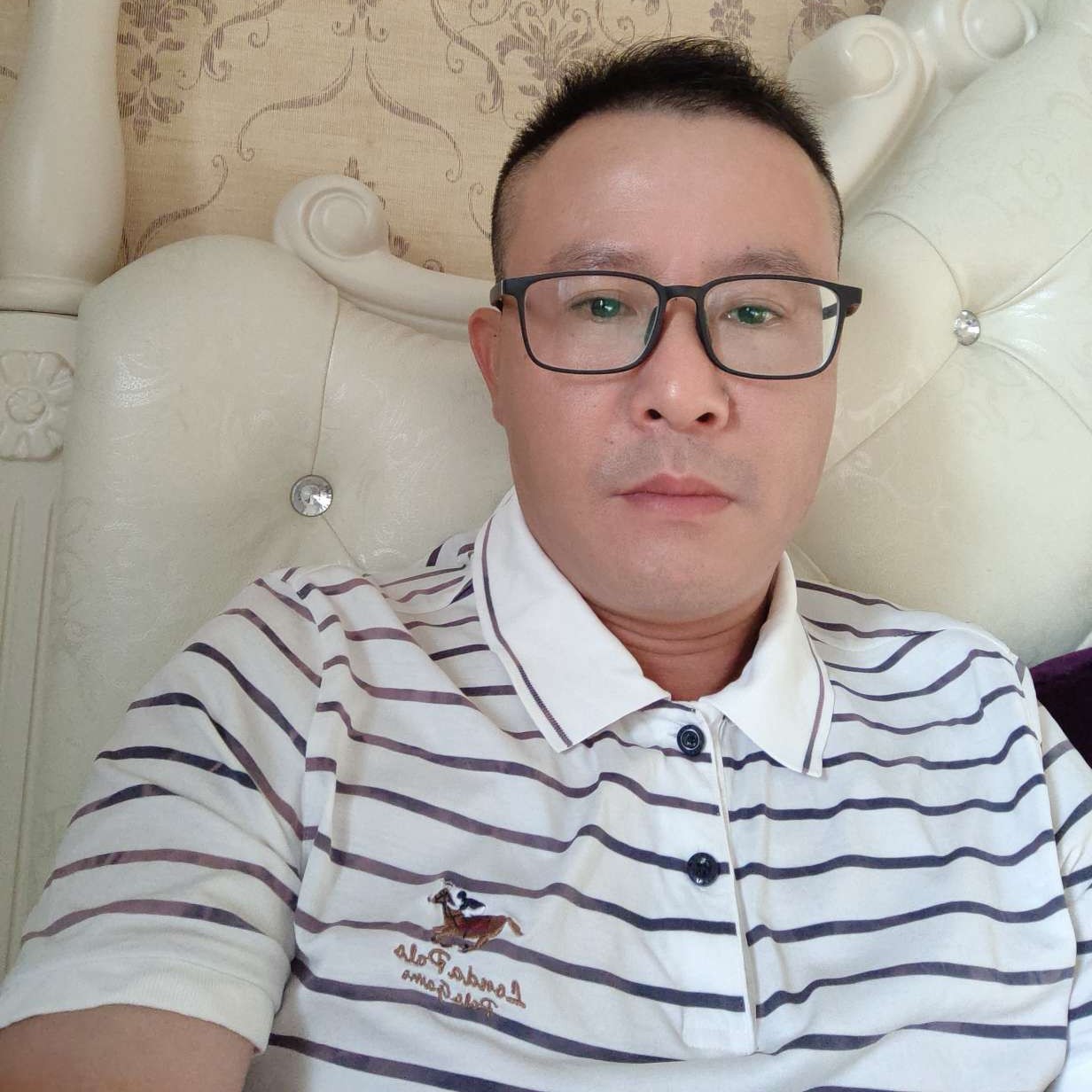 火车迎单身的照片
