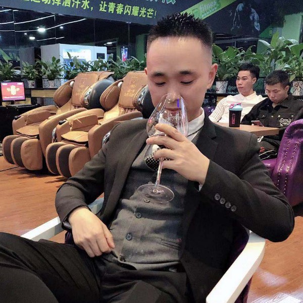 耳机不听话的的照片