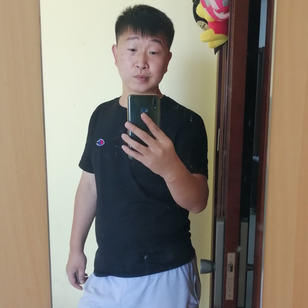 如梦拿满意的照片