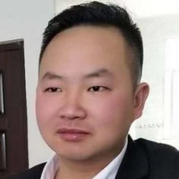 在路上的创业者的照片