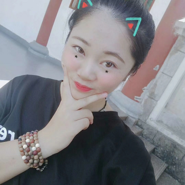 一只青蛙跟一只鸽的照片