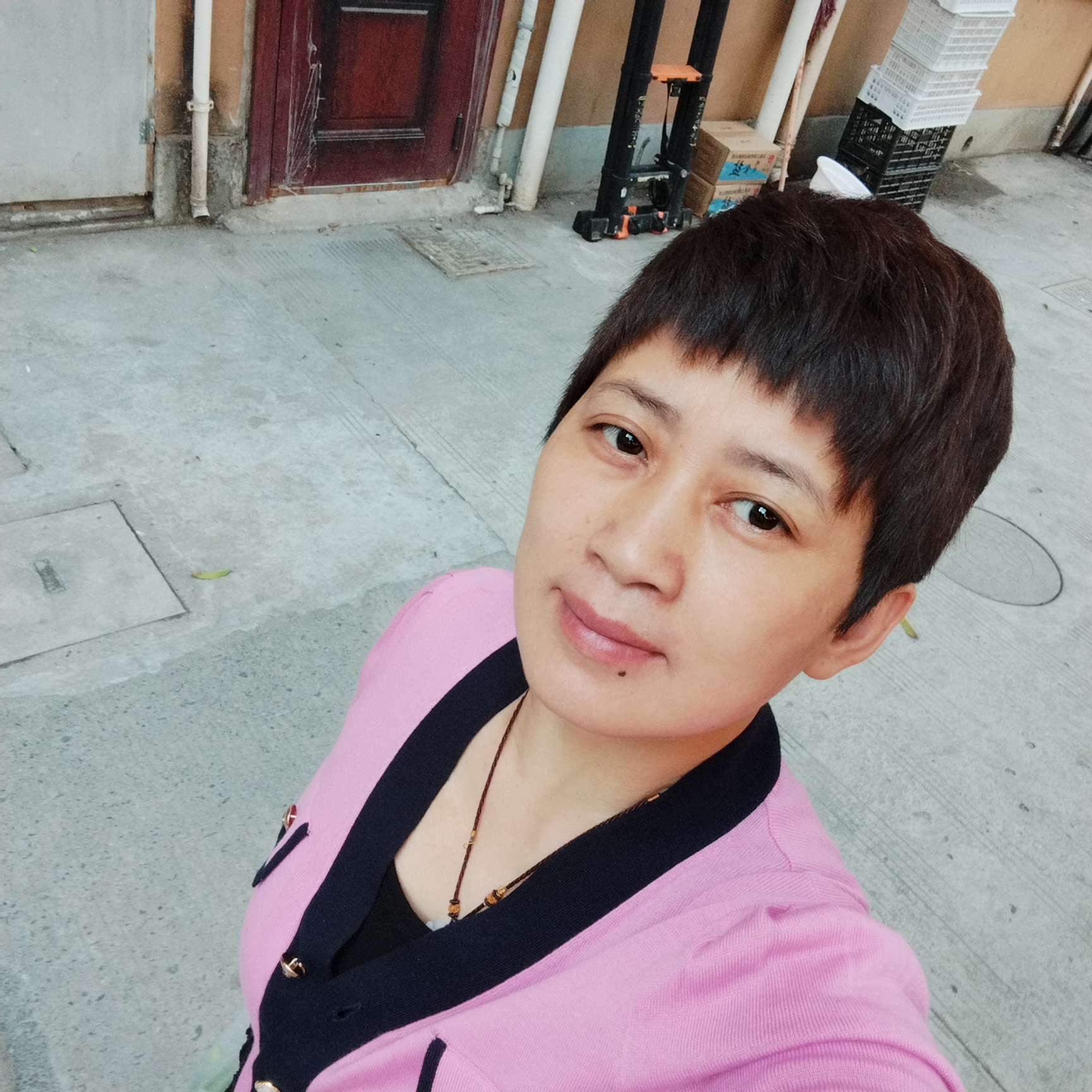 火龙果的贪玩的照片
