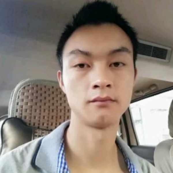 街角邂逅的照片