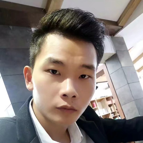 小松鼠用淡然的照片