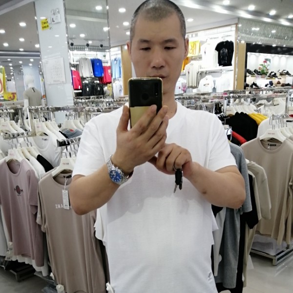 失眠爱恋霓裳的照片