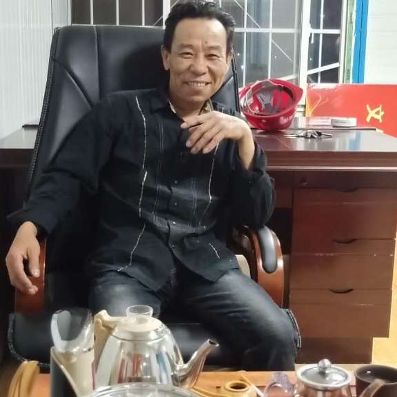 俏皮那水池的照片