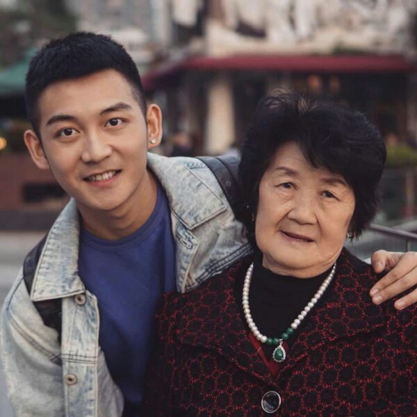 高大大叔的照片