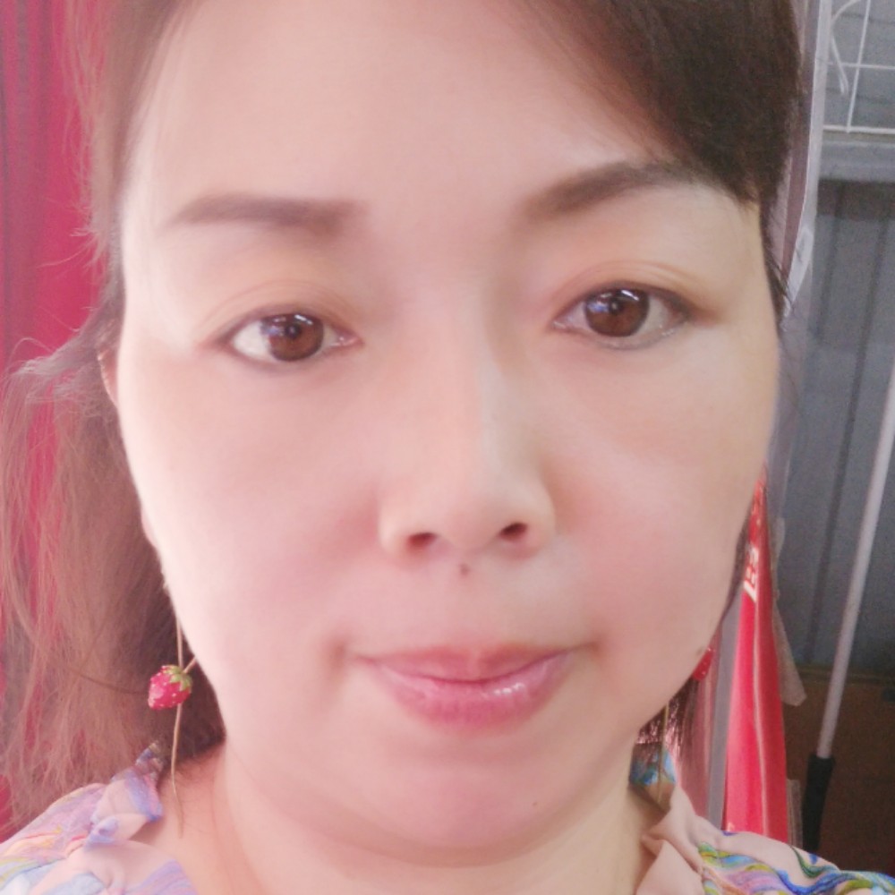 敏感浅吻超短裙的照片