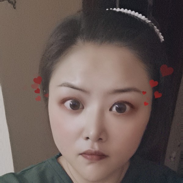 绵密挽手鞋子的照片