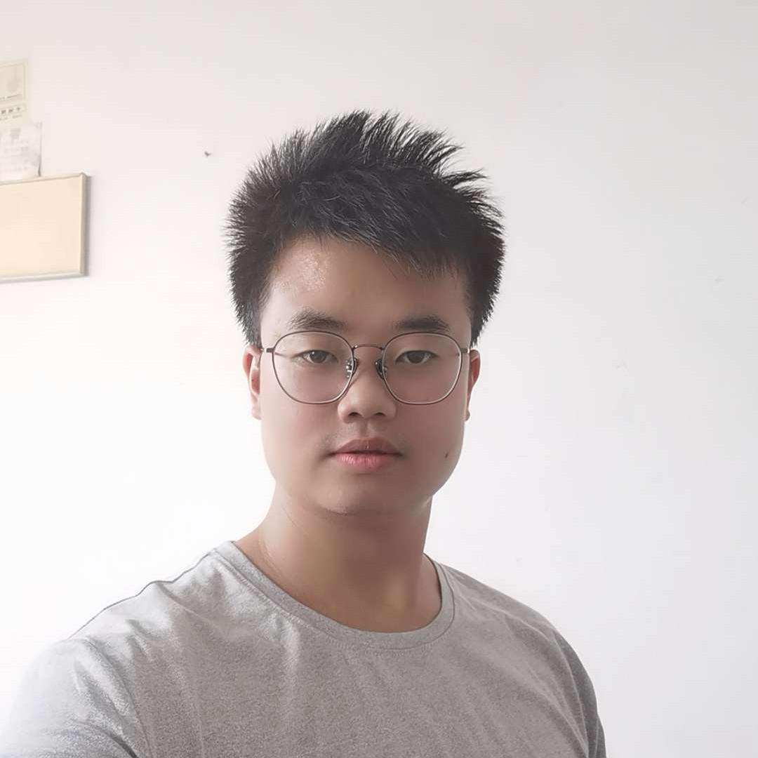 执着苦恋大树的照片