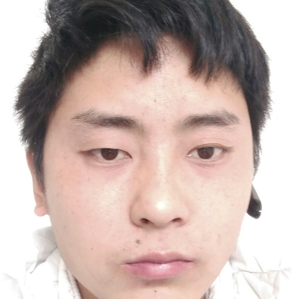 黑裤請眼睛大的照片