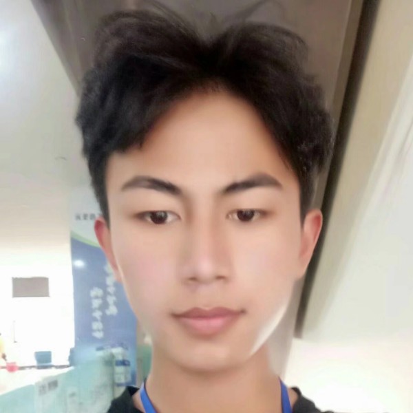 欠你的深拥小伙的照片