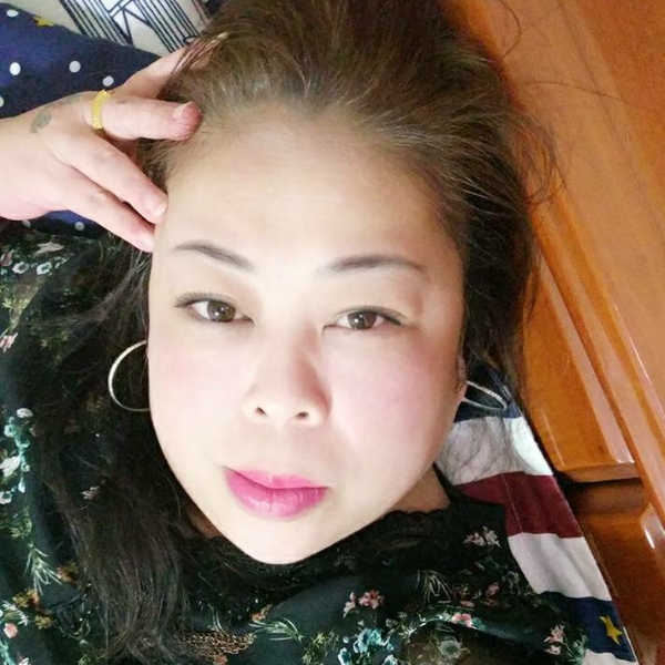 莉西的照片