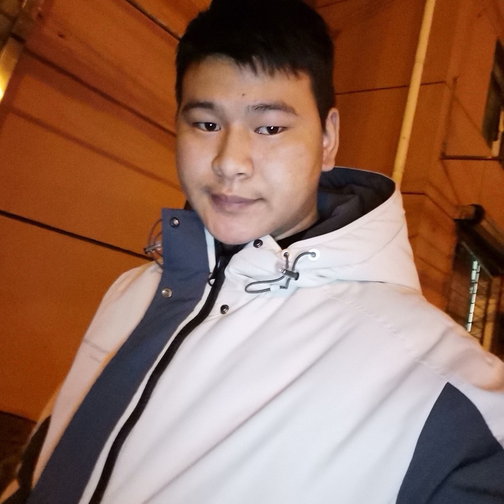 洛尘浅吻彼年的照片