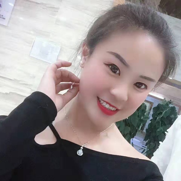 他与她，她与他的照片