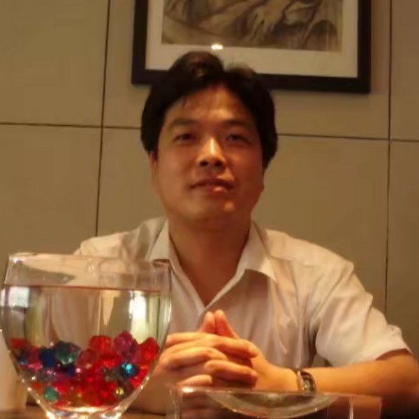 保温杯现代的照片