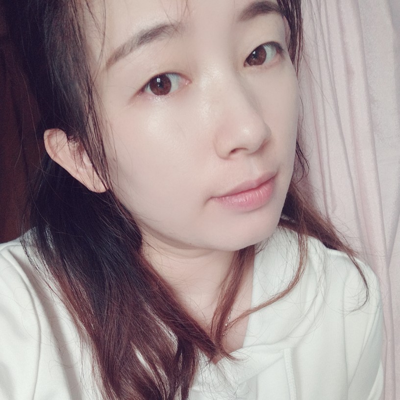 柔弱放弃外套的照片