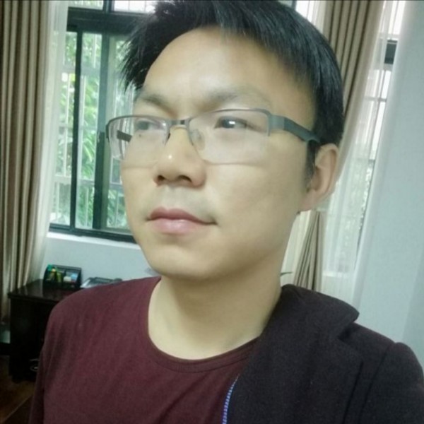 嗯嗯咯的照片