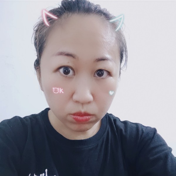 呢喃自语的照片