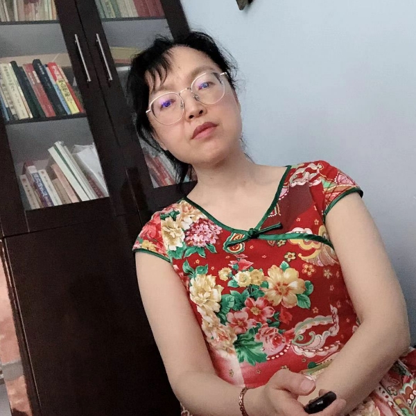 安静挽手梦影的照片