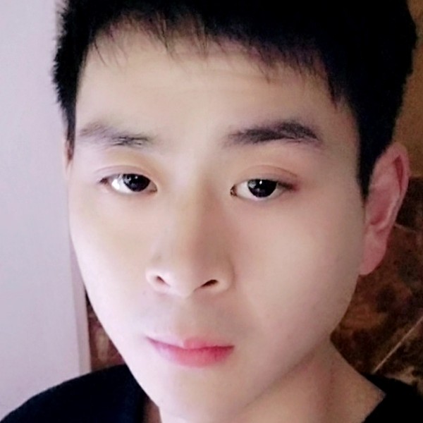 李玻的照片