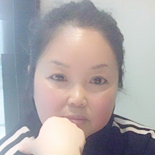吴燕华的照片
