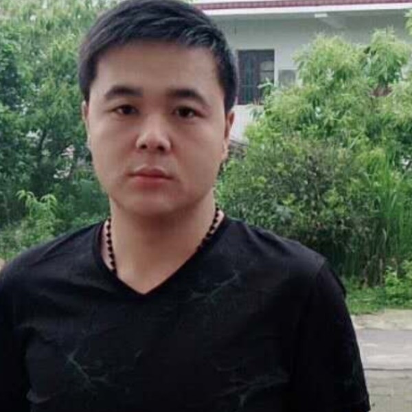 蝶衣挽手谁的照片
