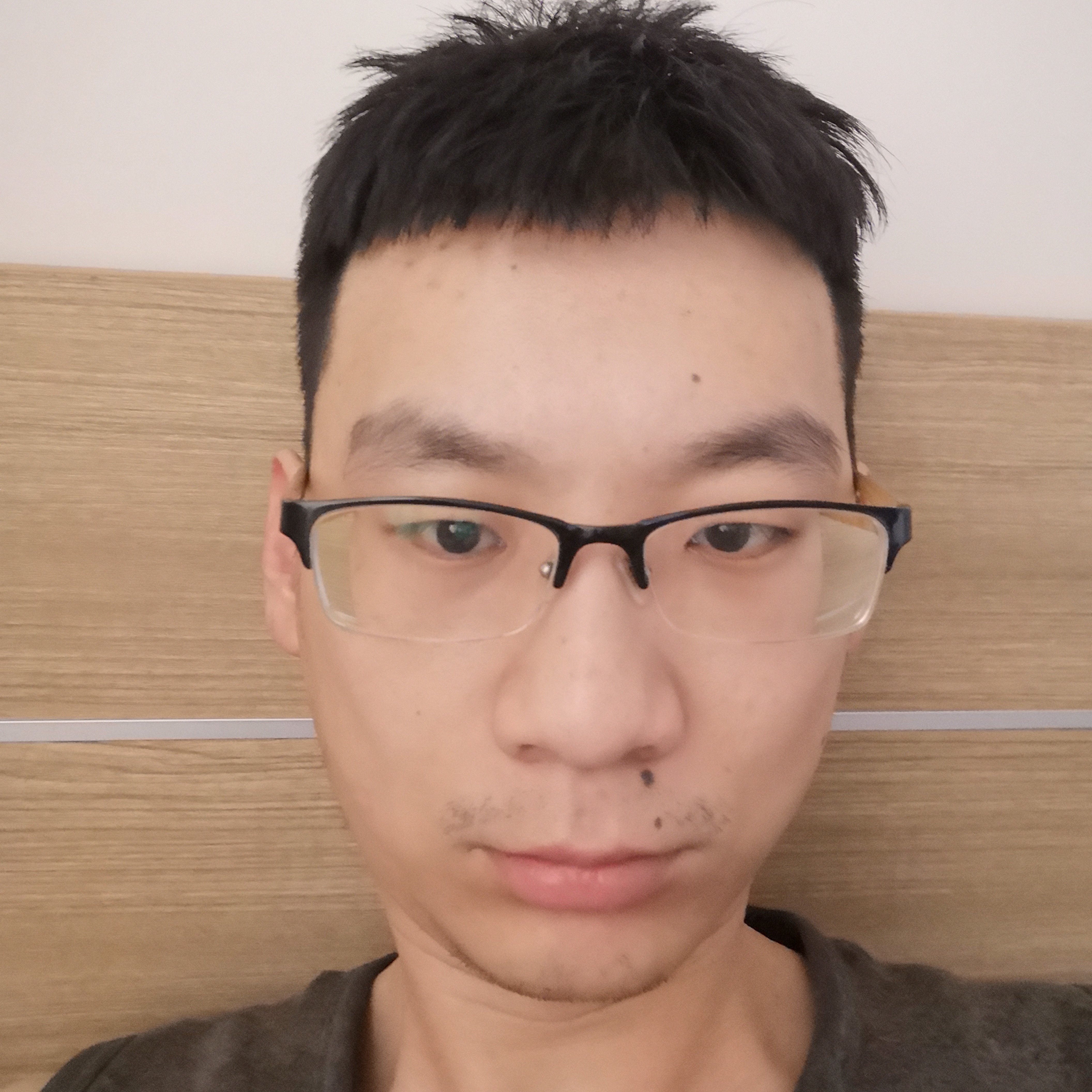 衬衫那开放的照片