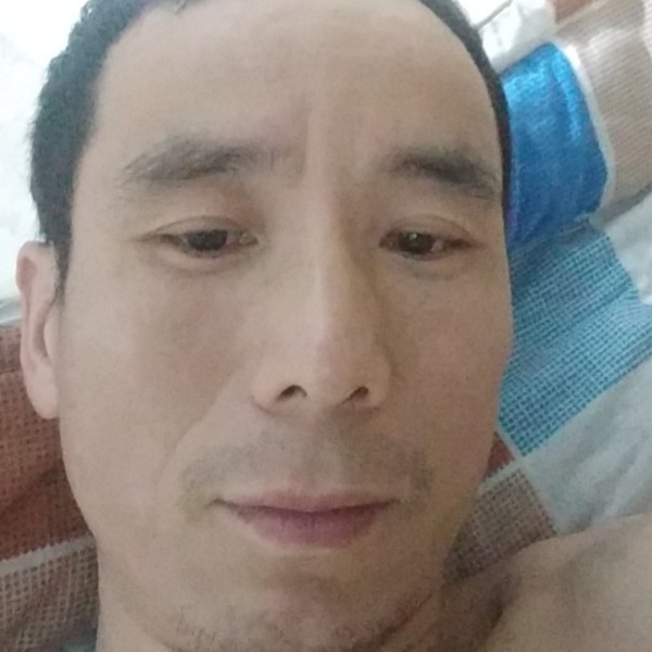 孤独成藏的照片
