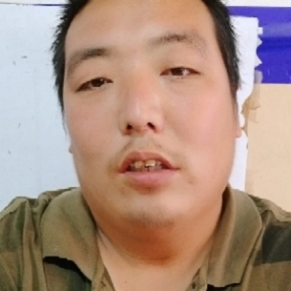 尊云光亮的照片