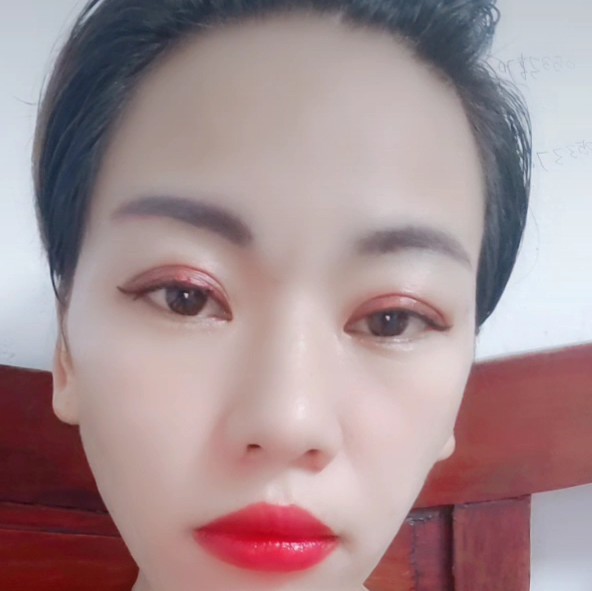 忘忧纯真的照片