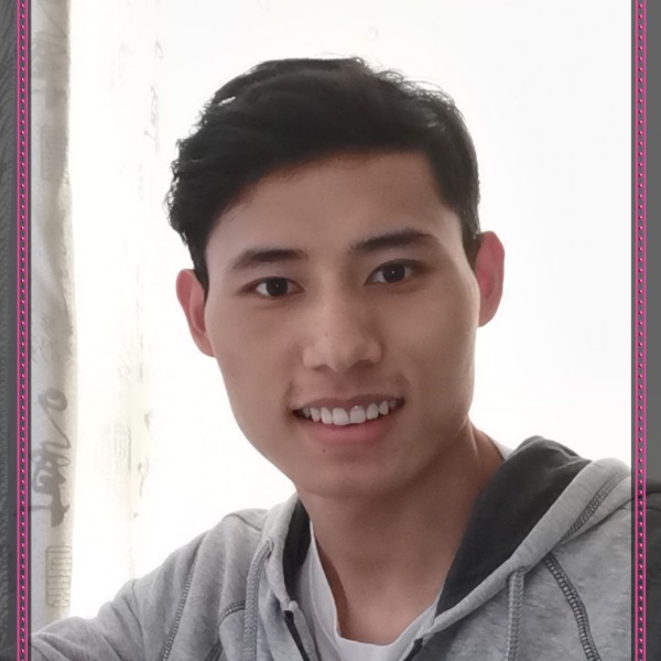 绝影的笑点低的照片