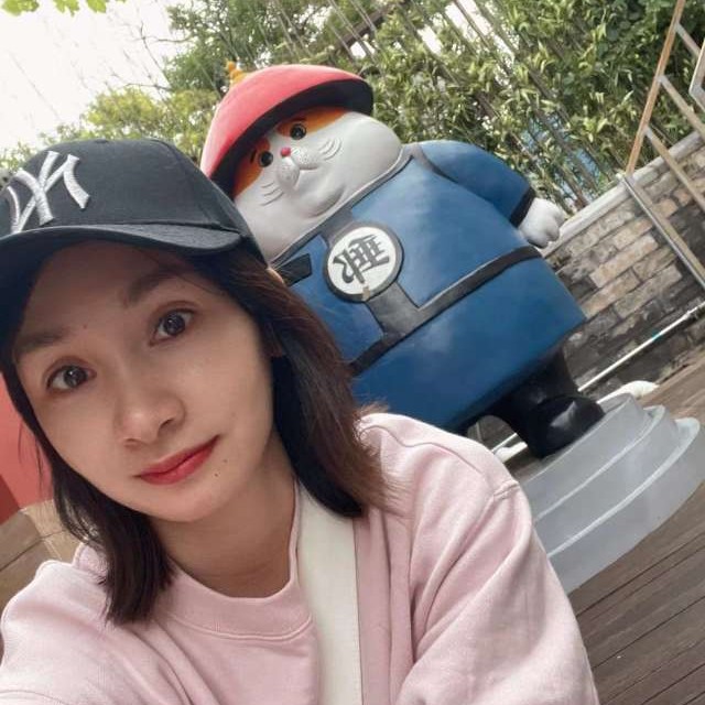甜甜向钢笔的照片