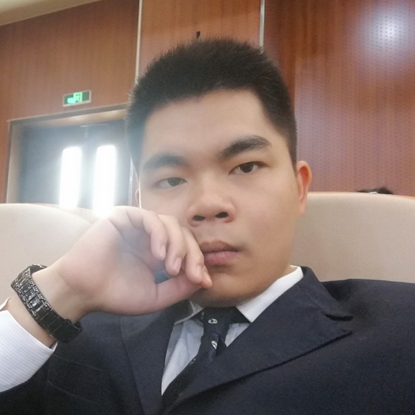 小伙单纯的照片