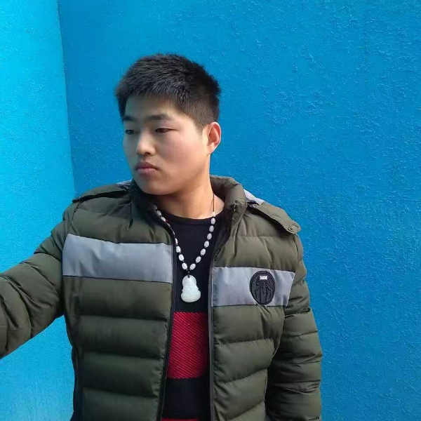 温柔放弃草莓的照片