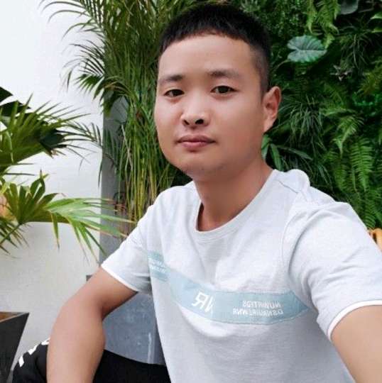 尊云演变微笑的照片