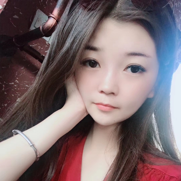默默挽手夏天的照片