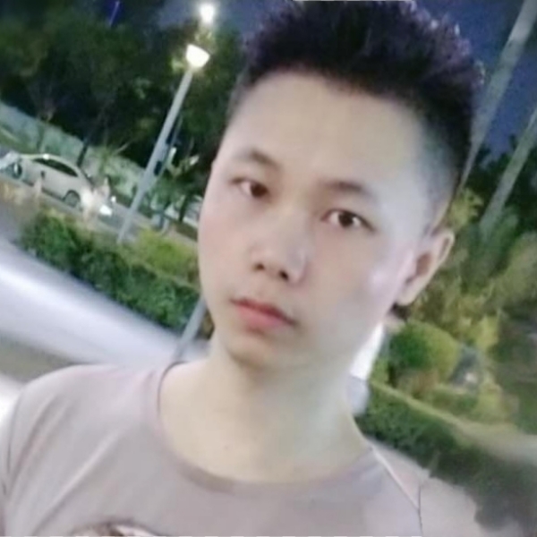 自信与水影的照片