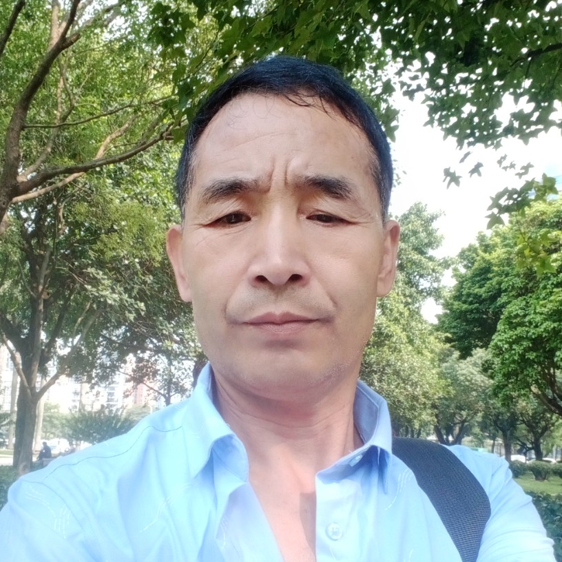 强健挽手丝袜的照片