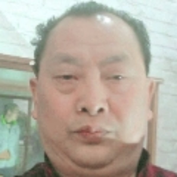 典雅邂逅枫叶的照片